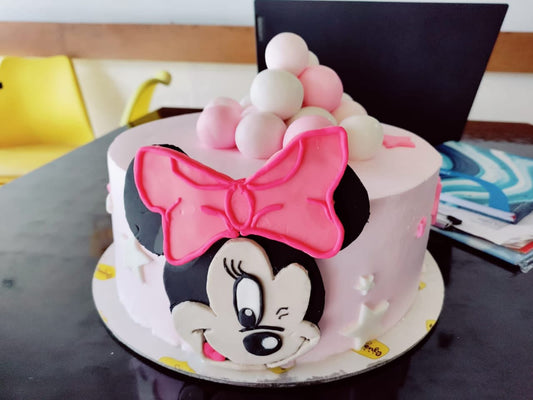 Minnie Mouse Theme Cake